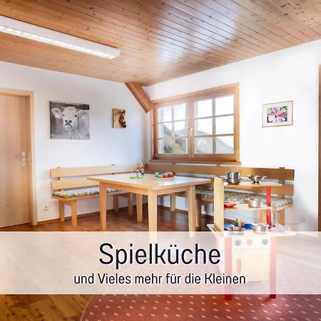 Farm stay Biohof Burger, 3 Sonnige Fewo, Alle Mit Balkon, Spielzimmer, Grillhuette, 7 Km Vor Oberstdorf Bolsterlang